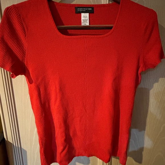 Jones New York Tops - Jones New York Collection Red Ribbed T-shirt